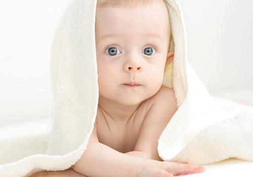 宝宝皮肤干燥是什么原因 宝宝皮肤特别干燥是什么原因