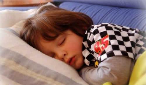 小孩睡觉出汗多是什么原因