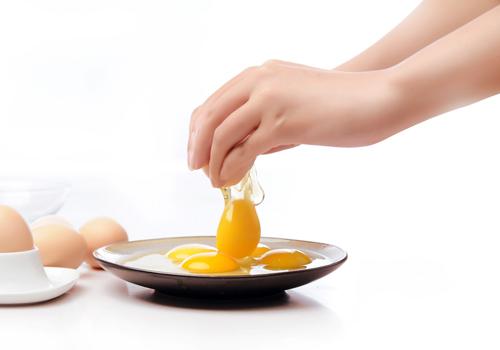减肥吃鸡蛋能吃蛋黄吗 减肥鸡蛋怎么吃最好