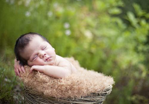 宝宝出生17天睡眠不安稳怎么办 这样对症处理，宝宝睡眠越来越好！