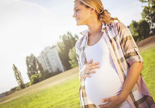 孕妇散步对胎儿有什么好处 怀孕期间散步对宝宝有什么好处