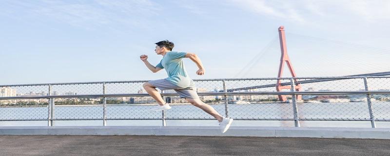 跑步跑多久才能达到减肥的效果 跑步什么时候泡最适合减肥
