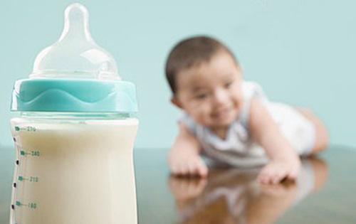 奶瓶喝到几岁合适 宝宝用奶瓶喝奶到几岁合适