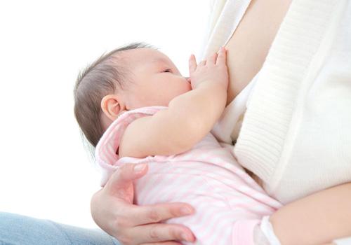 给宝宝喂奶要注意什么问题 给宝宝喂奶要注意什么问题吃什么药