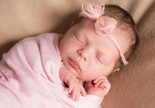 新生儿嗓子有痰呼噜呼噜的怎么办 两个月新生儿嗓子有痰呼噜呼噜的怎么办