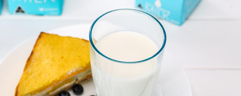 鲜奶和奶粉的区别 鲜奶和奶粉的区别有哪些