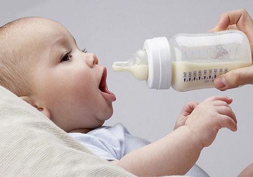 哺乳期奶水怎么储存（奶水怎么储藏）