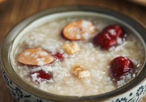 祛斑吃什么食物最有效（祛斑应该多吃哪些食物）