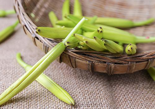 黄花菜不能和什么一起吃 新鲜黄花菜不能和什么一起吃