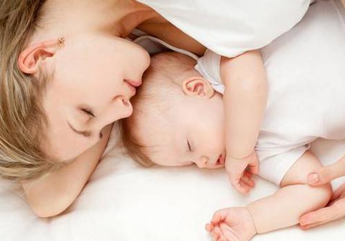 宝宝睡觉出汗多是什么原因（2岁宝宝睡觉出汗多是什么原因）