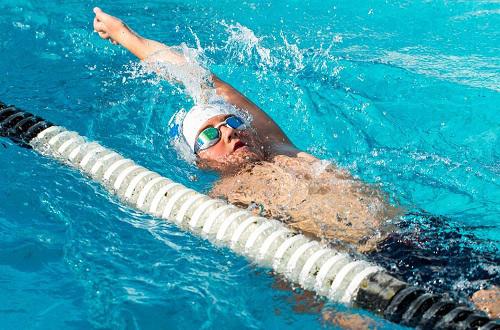 游泳对男性的好处 游泳对男性的好处有哪些