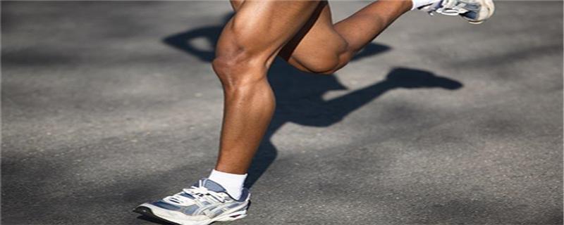 每天跑5公里伤膝盖吗 每天跑五公里伤膝盖吗