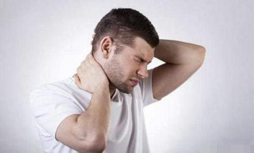 颈椎病的危害 颈椎病的危害有哪些,严重可能出现哪些症状,听听专家