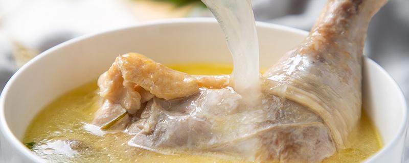 白萝卜炖鸡汤的功效与作用 鸡汤炖白萝卜功效和作用