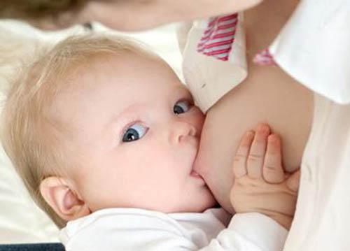 如何照顾新生婴儿（如何照顾新生婴儿第一个月）