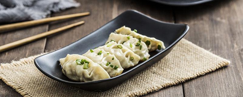 速冻饺子用冷水煮还是热水煮 速冻饺子可以冷水煮吗