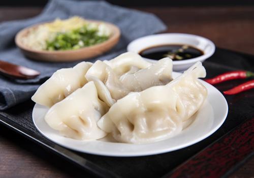 蒸速冻水饺用不用解冻（蒸速冻水饺用不用解冻了）