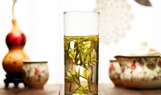 白茶什么季节喝好（云南白茶什么季节喝好）