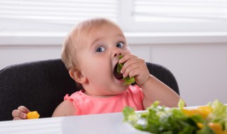 怎样让宝宝远离垃圾食品（如何引导孩子不吃垃圾食品）