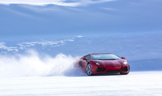 机动车在冰雪道路行驶最高时速（机动车在冰雪道路行驶时最高速度）