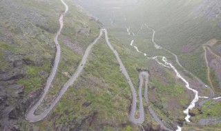 挖机修山路走之字形吗 挖掘机怎么修山路