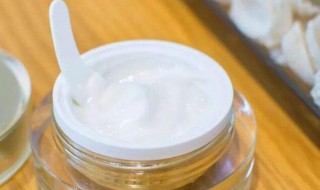 眼霜在水乳前还是后 眼霜是在水乳前还是后