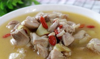 怎样煮清汤鸡肉好吃又简单（怎样煮清汤鸡肉好吃又简单窍门）