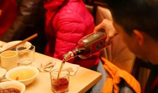 吃羊肉喝劲酒有什么好处（喝劲酒吃羊肉好吗）