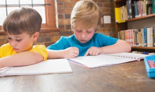 形容孩子写作业的成语 形容小孩认真做作业的成语
