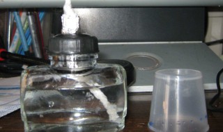 怎么制作简单的酒精灯（怎么制作简单的酒精灯泡）