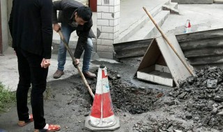 下水道溢水出来怎么处理 下水道往出溢水是什么原因