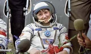 第一个上太空的女宇航员是谁（第一个上太空的女宇航员是谁啊）