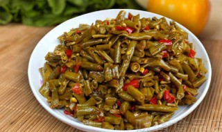 泡菜坛里的姜变色是怎么回事（泡菜里的姜变黑了怎么回事）