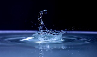 滴水穿石的故事 滴水穿石的故事告诉我们的道理