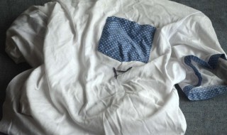 如何洗掉衣服上的笔迹（怎样去除衣服上的笔迹）