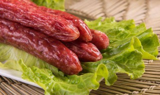 熏得腊肠怎么洗干净（熏好的腊肠怎么保存）