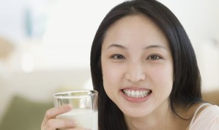 女人喝牛奶的好处（女人喝牛奶的好处和坏处分别是什么）