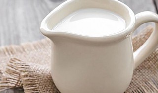 热牛奶的正确方法（微波炉加热牛奶的正确方法）