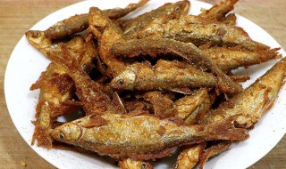 干炸小河鱼的家常做法（干炸小河鱼图片）