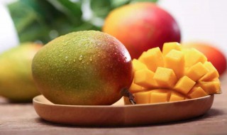 芒果和什么不能一起吃 芒果和什么不能一起吃吗