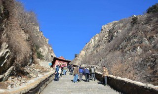 梦到爬山特别陡是什么意思 女人梦见爬山什么预兆