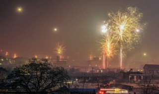 除夕十二点钟声祝福语（除夕十二点钟声祝福语怎么说）