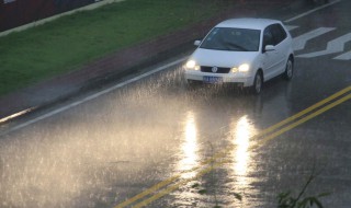 提车下雨是好兆头吗（提车下雨是好兆头吗视频）