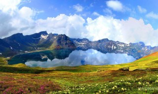 暑假去哪里旅游好玩（暑假去哪里旅游好玩又凉爽）