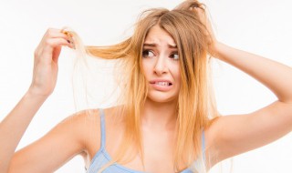 女人掉头发很厉害是什么原因（30多岁女人掉头发很厉害是什么原因）