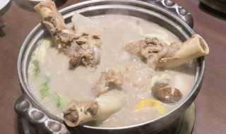 怎么炖大骨头汤好喝（怎么炖大骨头汤好喝肉好吃窍门）