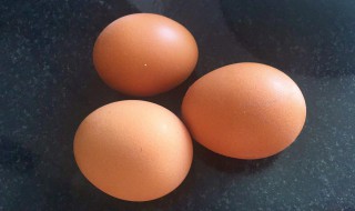 一个鸡蛋多少克 一个鸡蛋多少克蛋白质