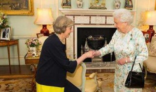 英国首相和女王的区别（在英国首相和女王谁的地位高）