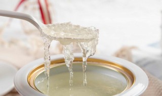 无花果可以和燕窝一起炖吗（无花果可以和燕窝一起炖吗功效）
