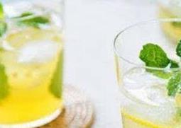 柠檬蜂蜜水的功效与作用（空腹喝柠檬蜂蜜水的功效与作用）